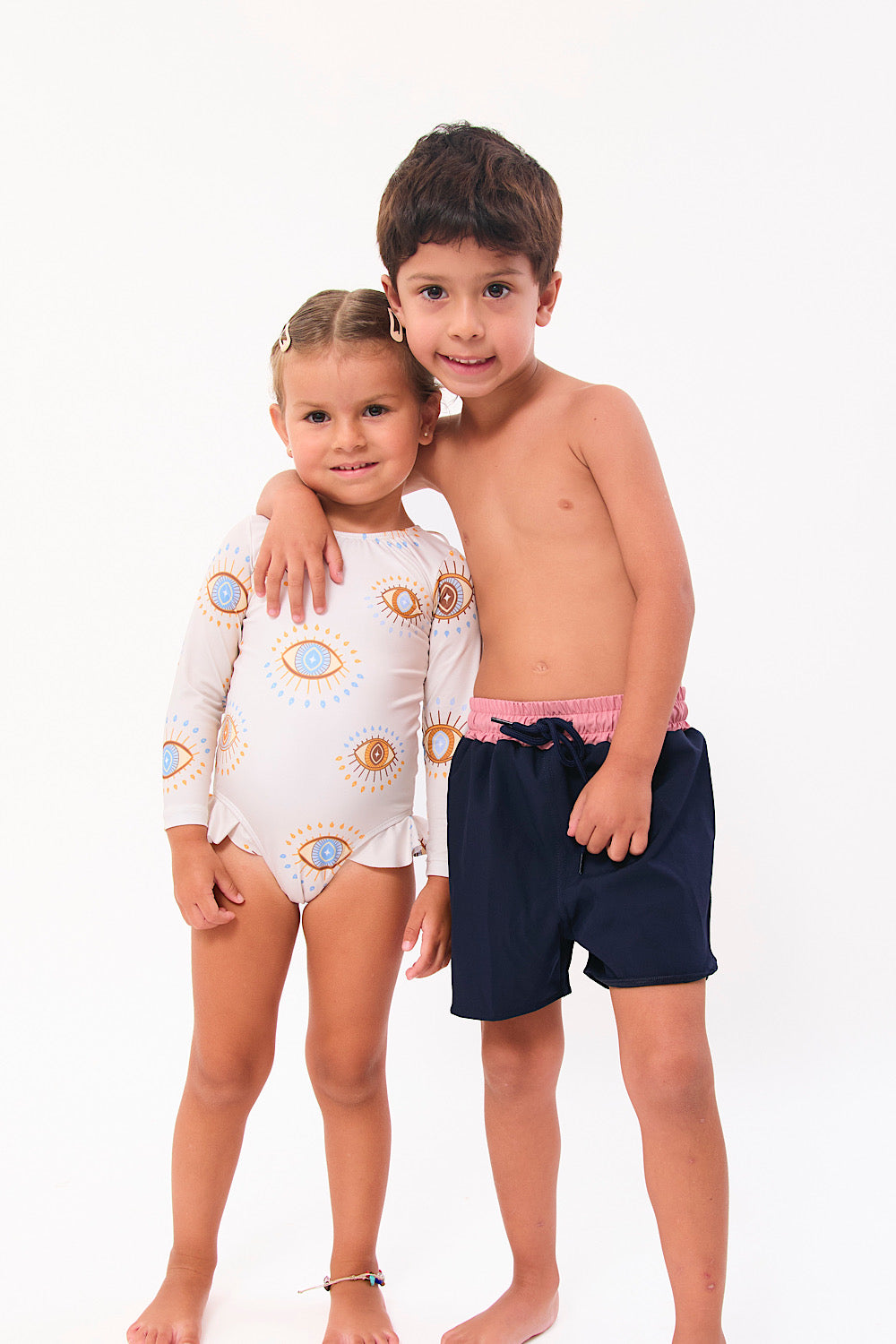 Short Bali Niño azul marino con palo rosa