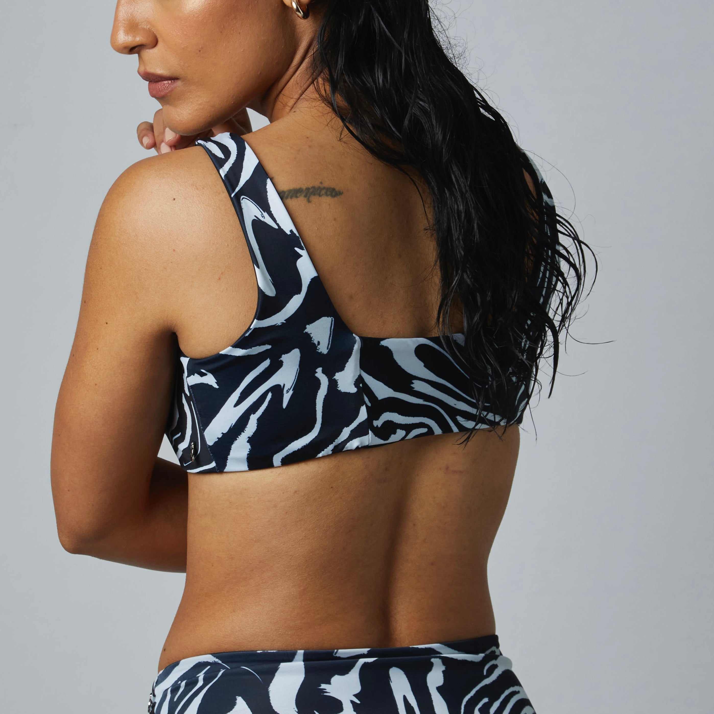 Top África Black and White reversible a negro