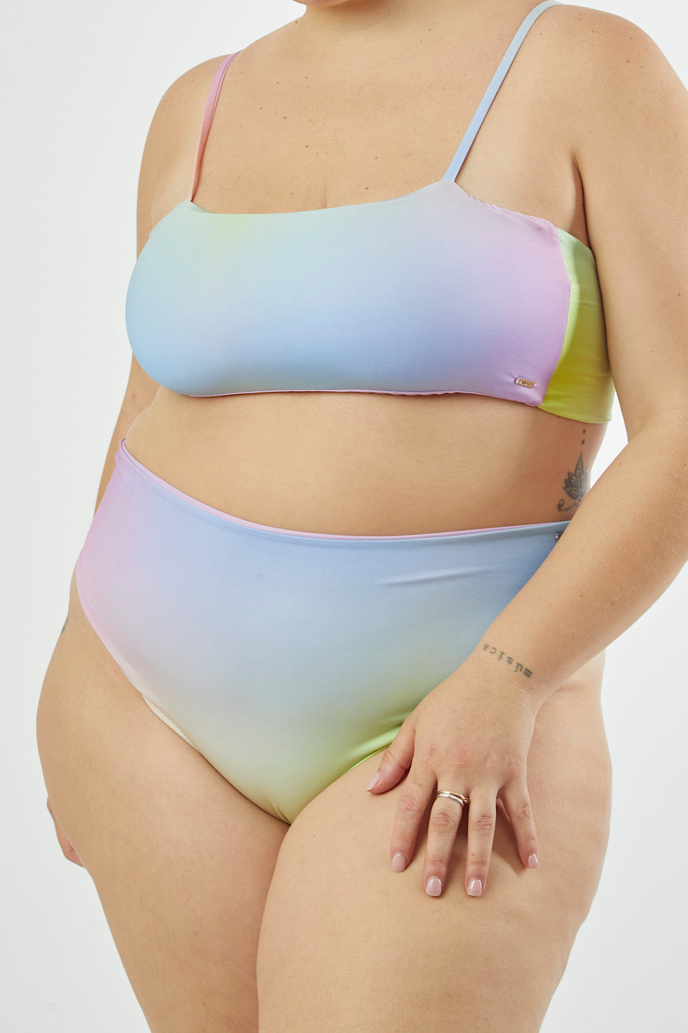 Bottom Piccola Arcoiris print reversible a lila mate