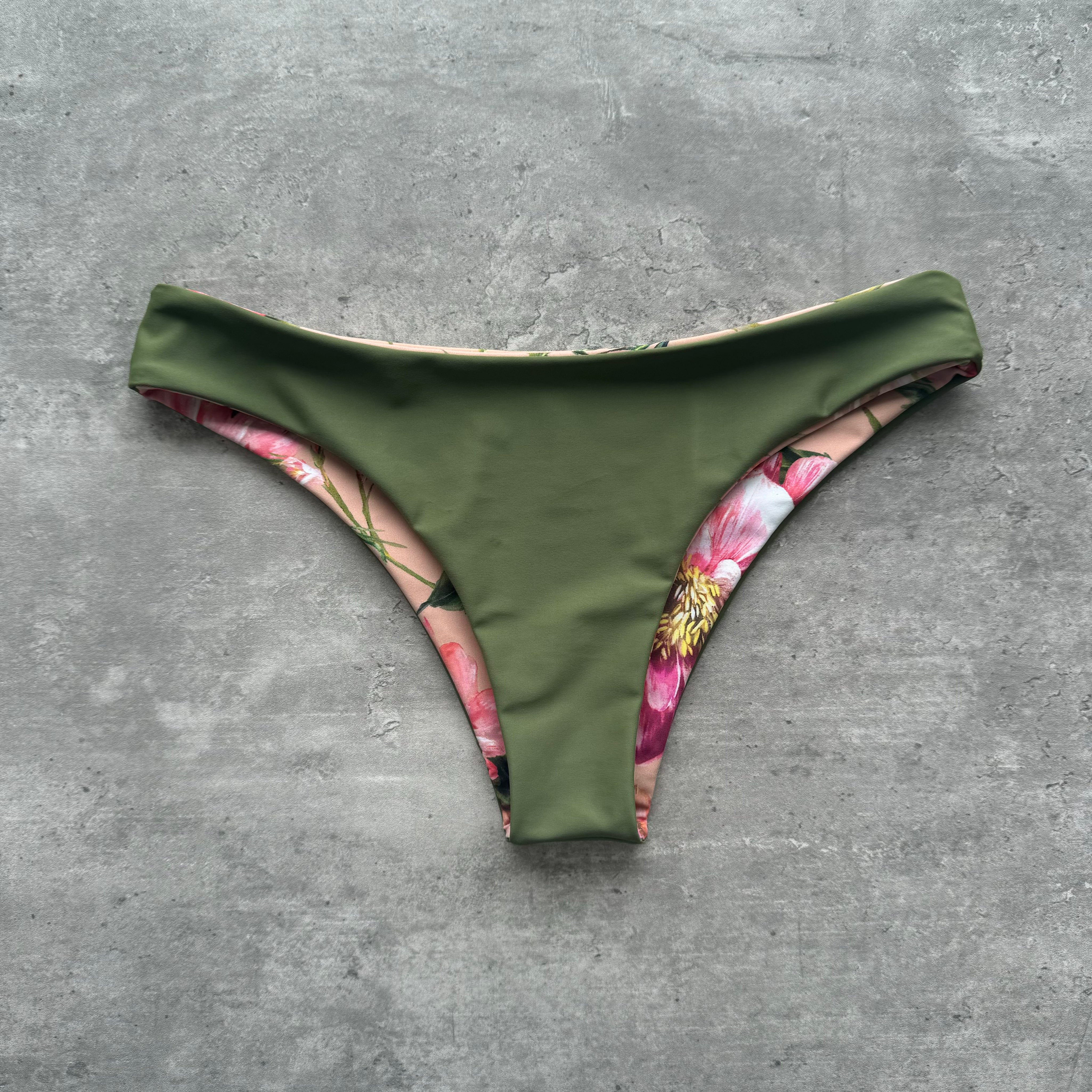 Bottom Gaviotas Flores rosadas reversible a verde olivo