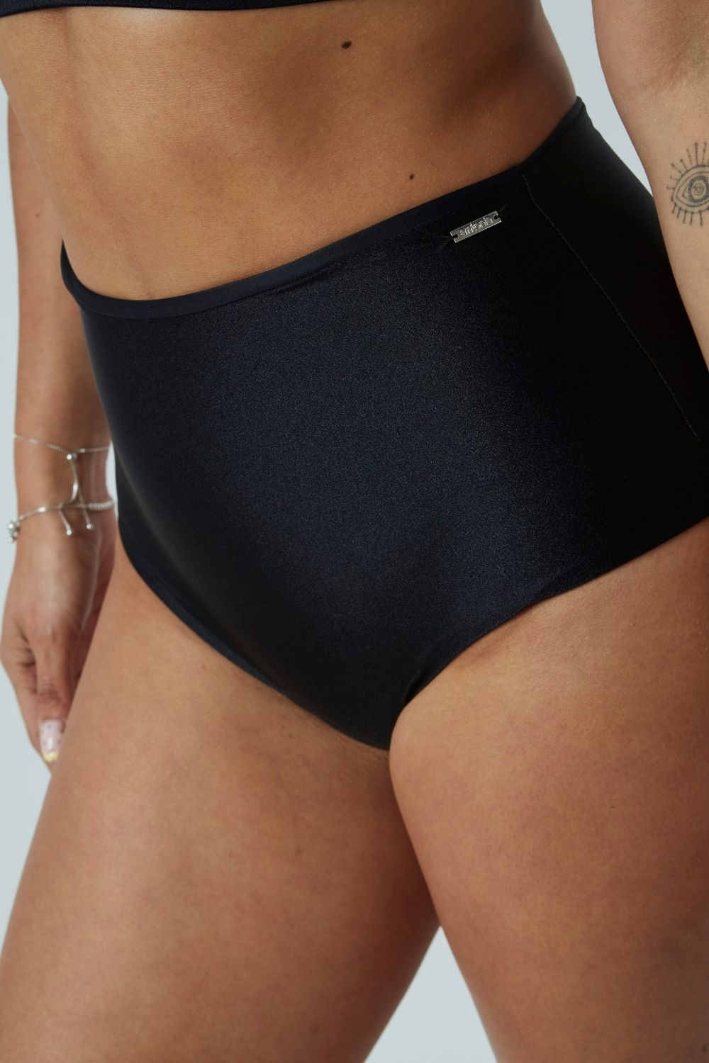 Bottom Paracas Negro satinado reversible a mate
