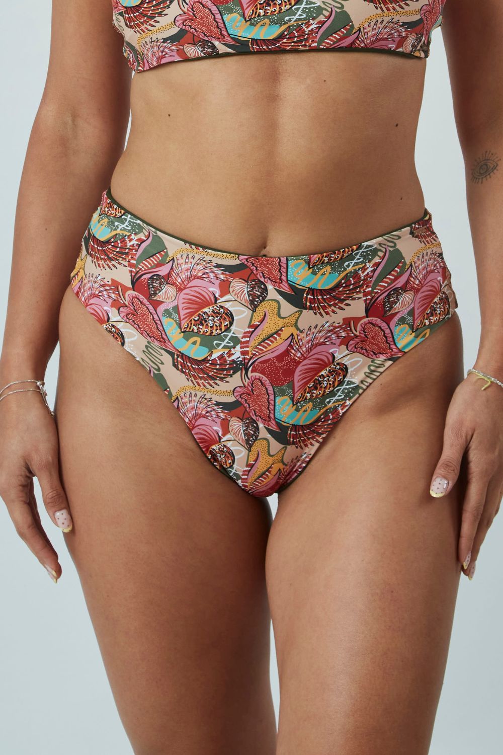 Bottom Piccola Hojas reversible a verde militar