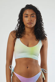 Top Quipa arcoiris print reversible a lila mate