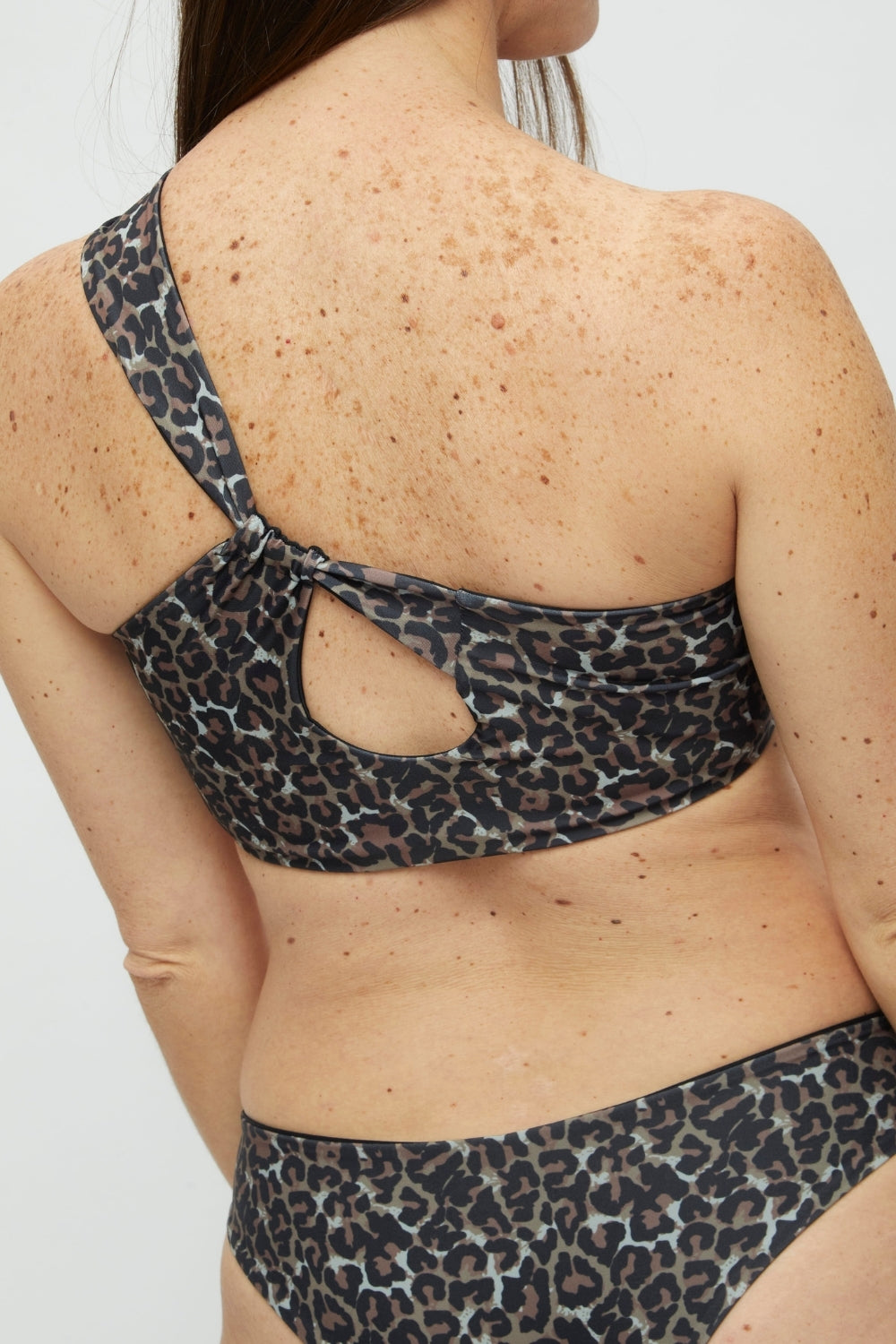Top Barú Leopardo reversible a negro