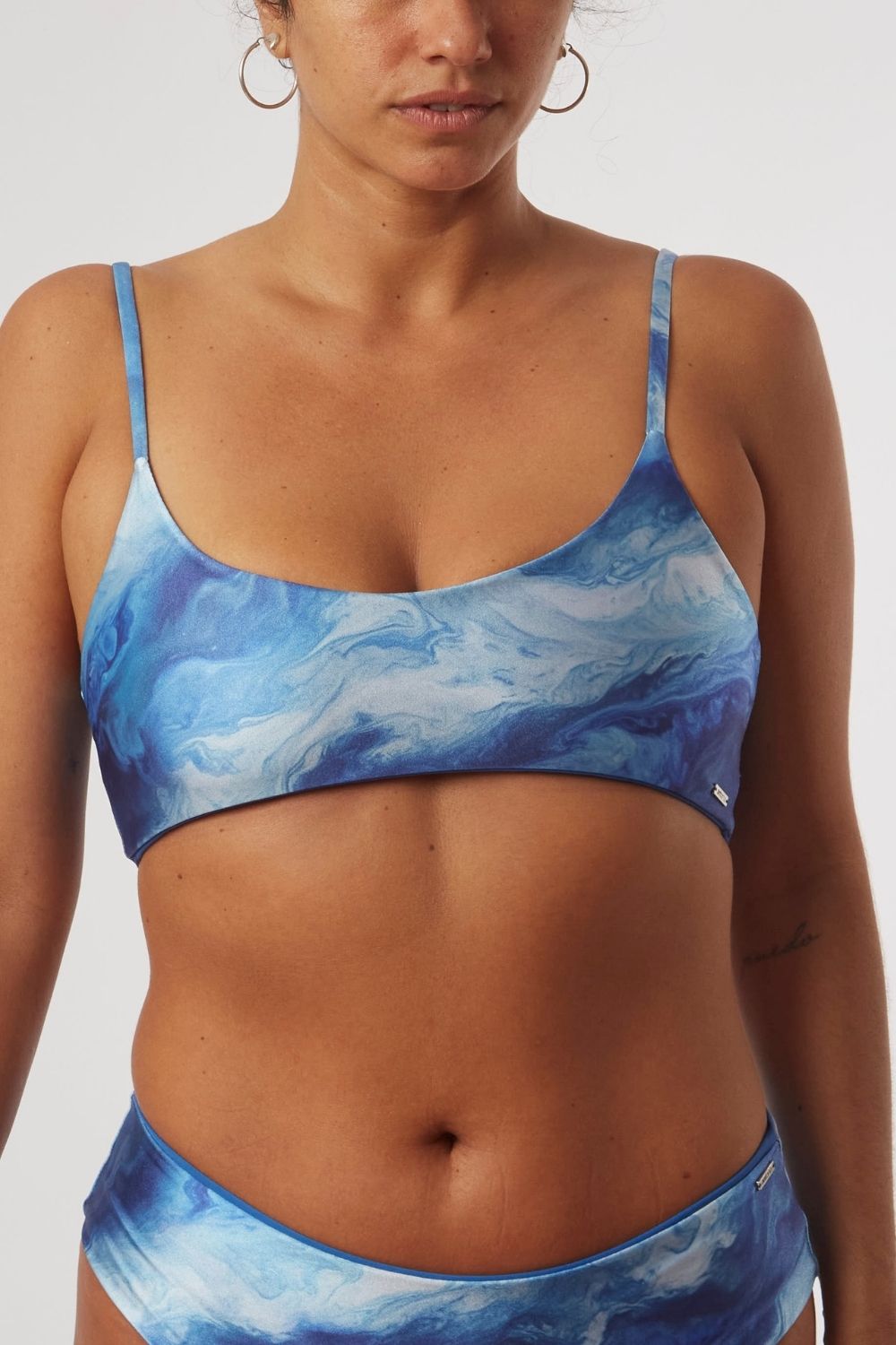 Top Vichayito Agua satinado reversible a azul claro