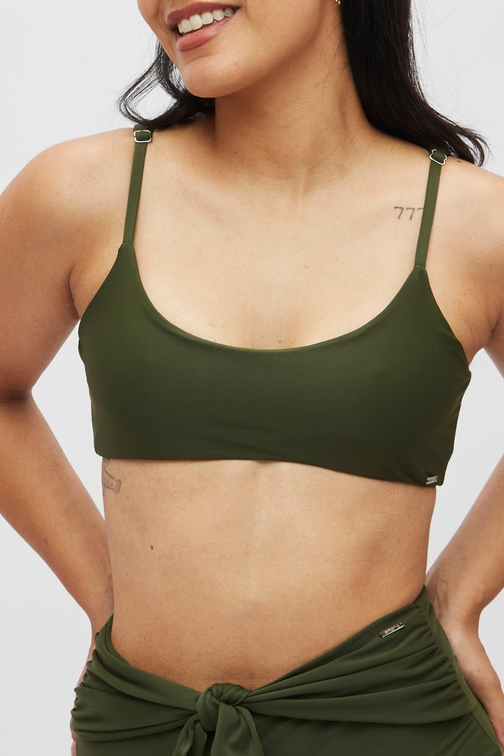 Top Vichayito Verde militar oscuro