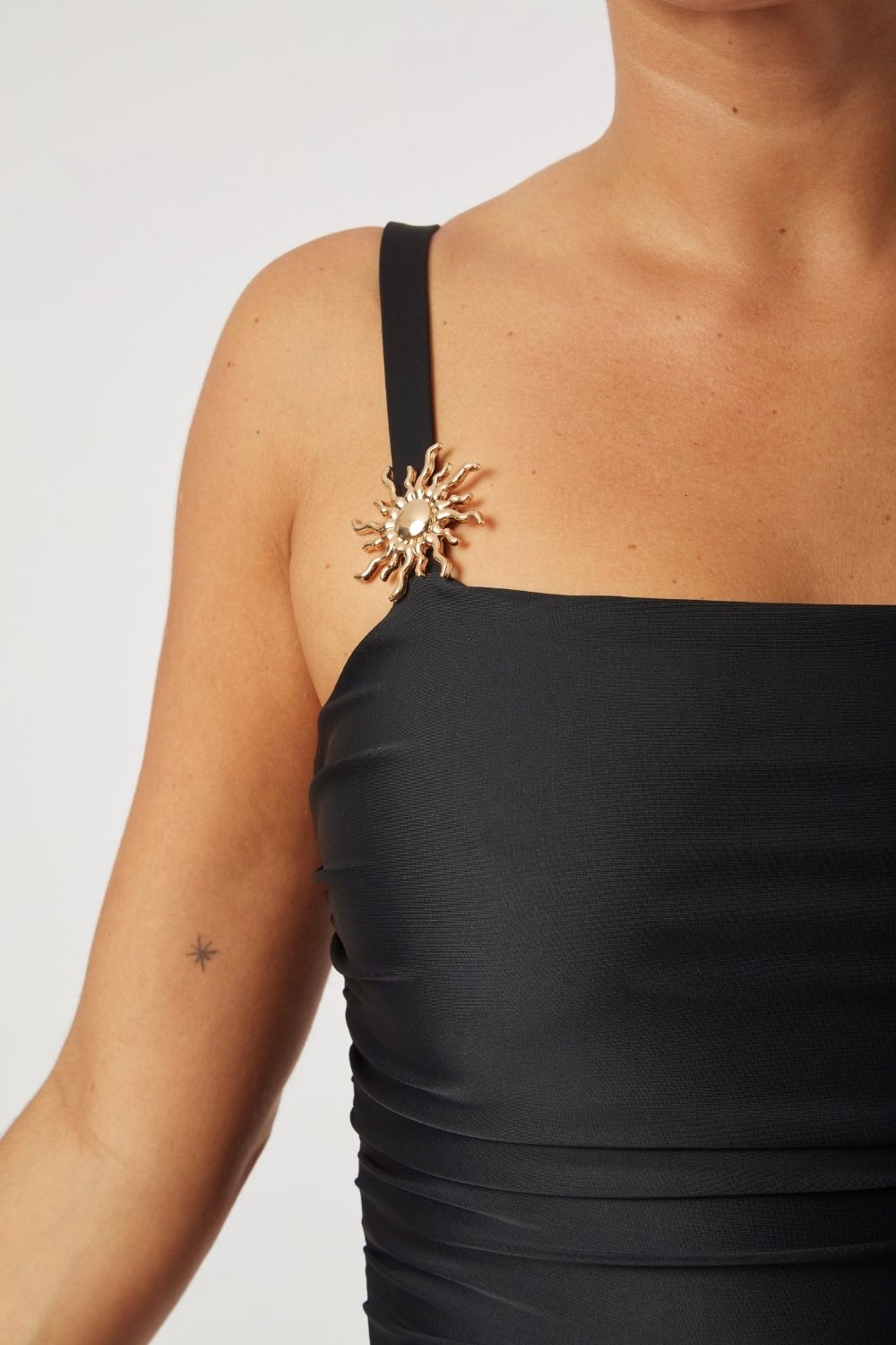 Entera Ibiza Negro con dije sol