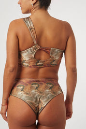 Top Barú Tierra satinado reversible a marrón chocolate