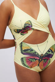 Entera Muri Mariposa Tropical amarillo pastel