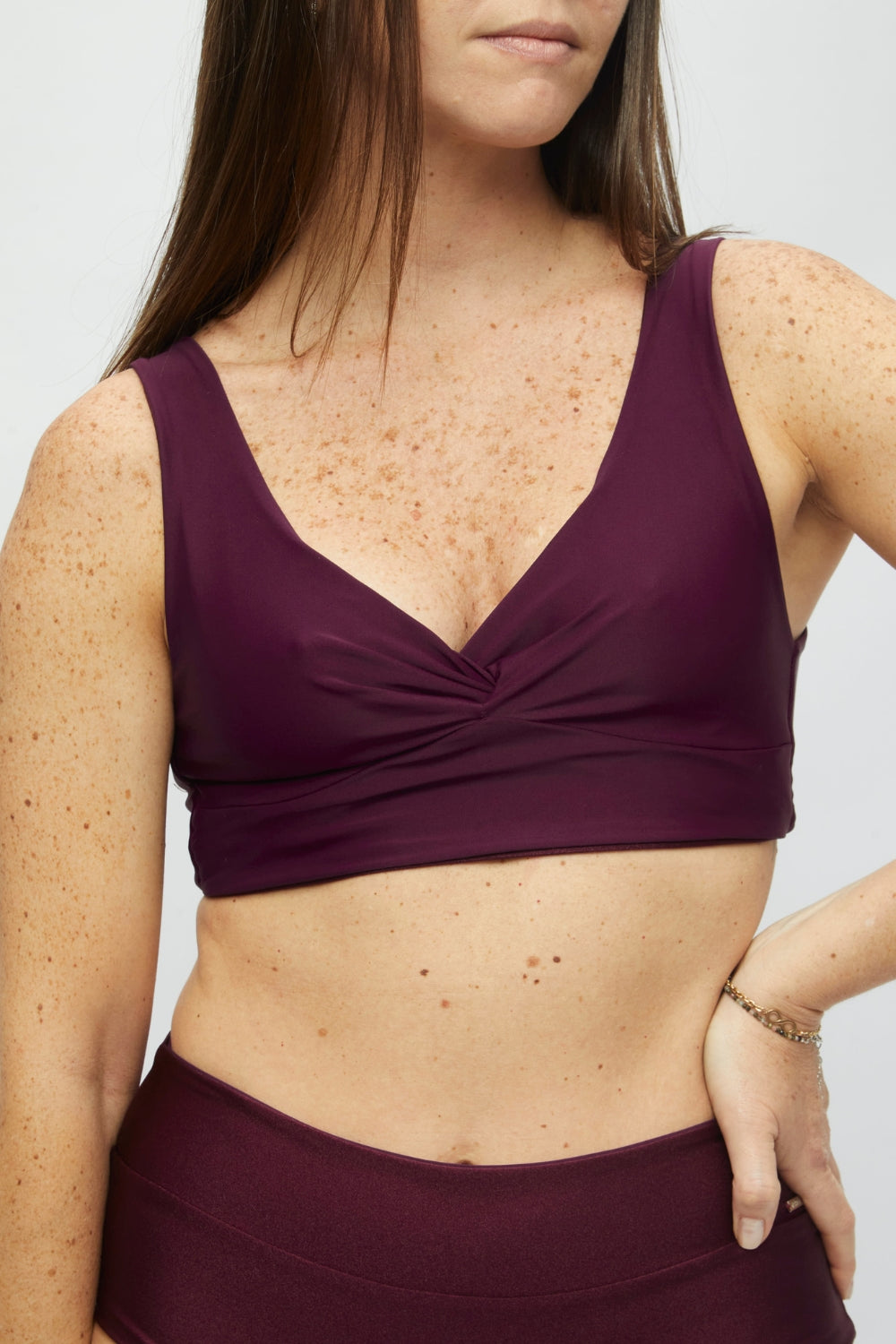 Top Saona Borgoña satinado reversible a uva