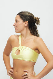 Top Barú Amarillo pastel satinado reversible a mate