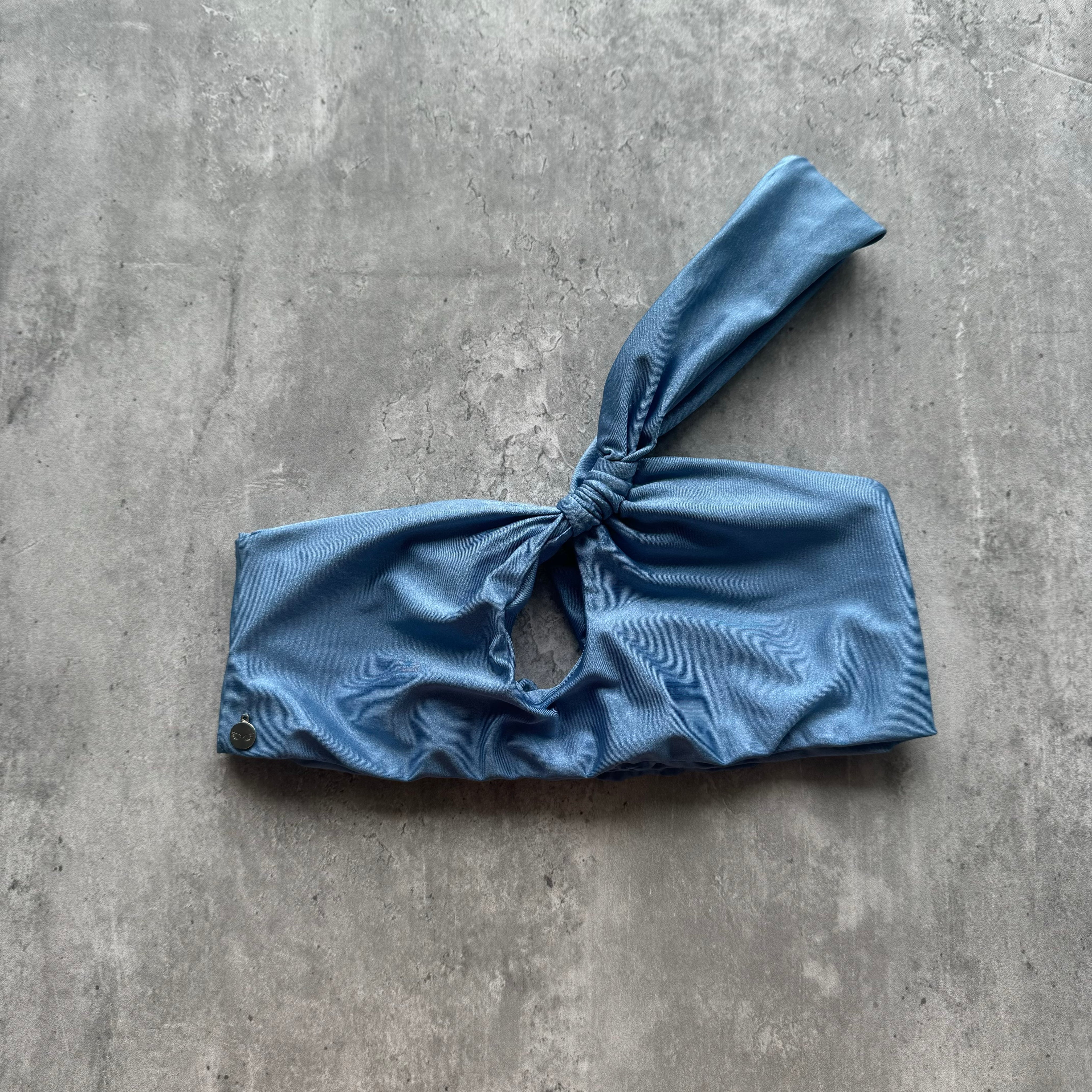 Top Barú celeste acero satinado