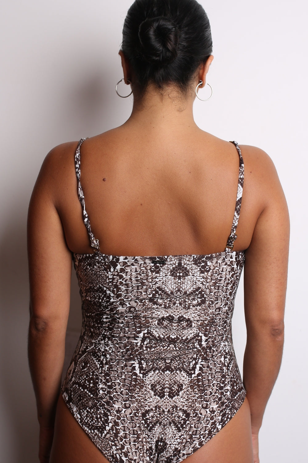 Preventa Entera Colán Serpiente terrenal reversible a marrón chocolate