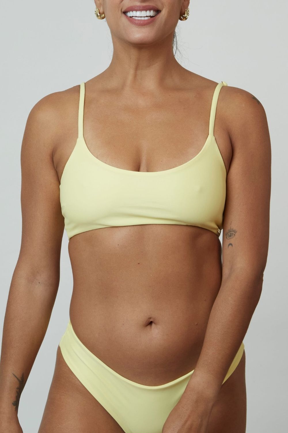 Top Vichayito Amarillo pastel