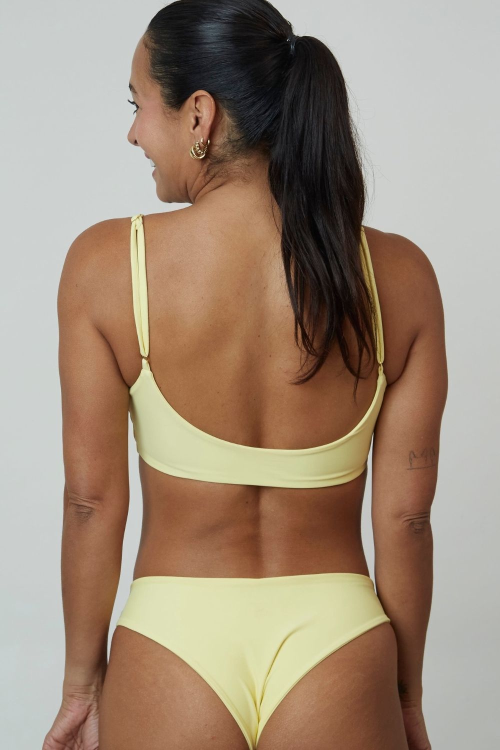 Top Vichayito Amarillo pastel