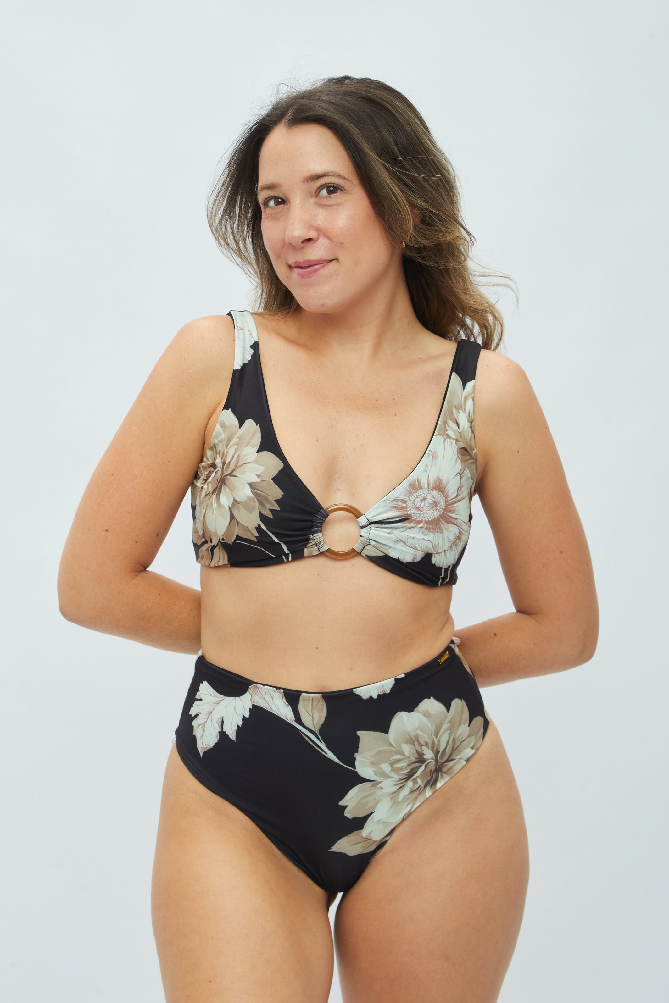 Top Cabo Flores beige reversible a negro