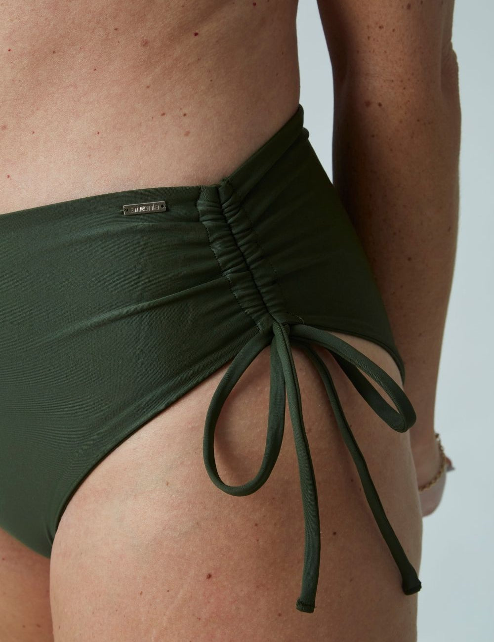 Pucusana_verde_militar_2.jpg