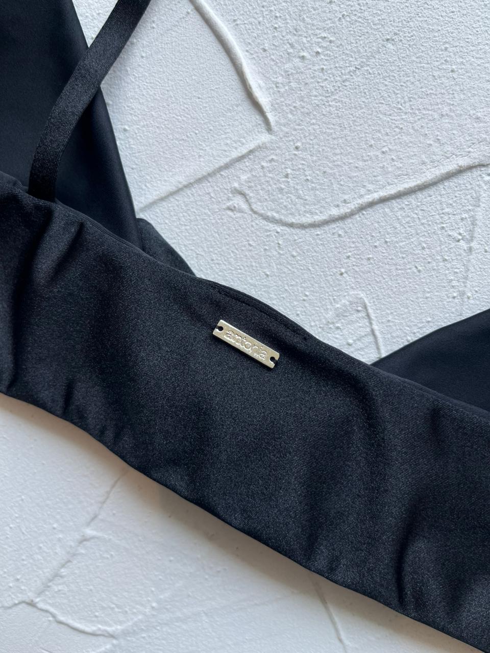 Top Santa María Negro satinado reversible a mate