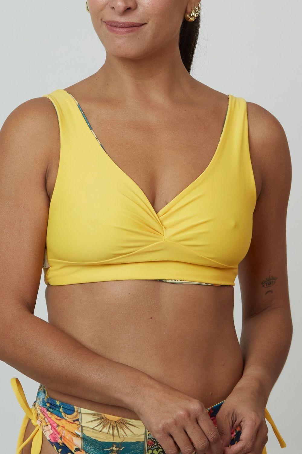 Top Saona Soles reversible a amarillo