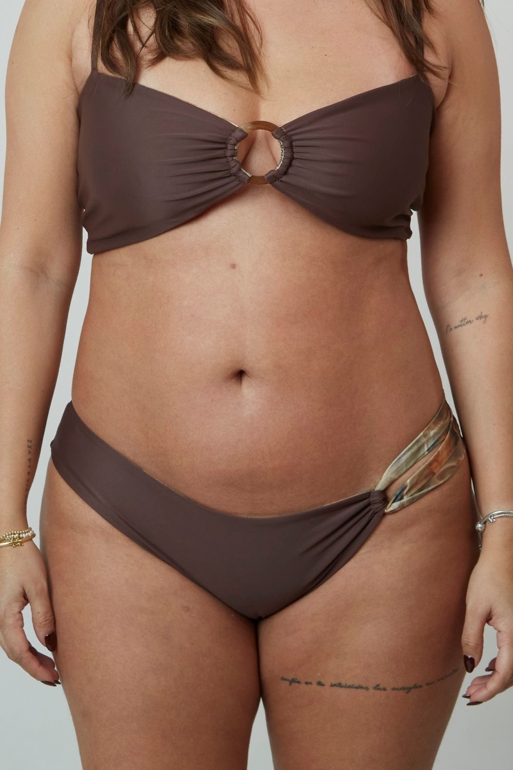 Bottom Bávaro Tierra satinado reversible a marrón chocolate