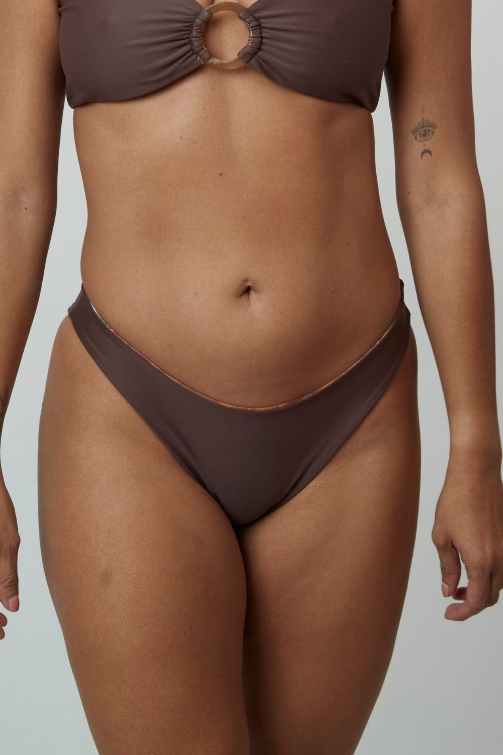 Bottom Federica Tierra satinado reversible a marrón chocolate