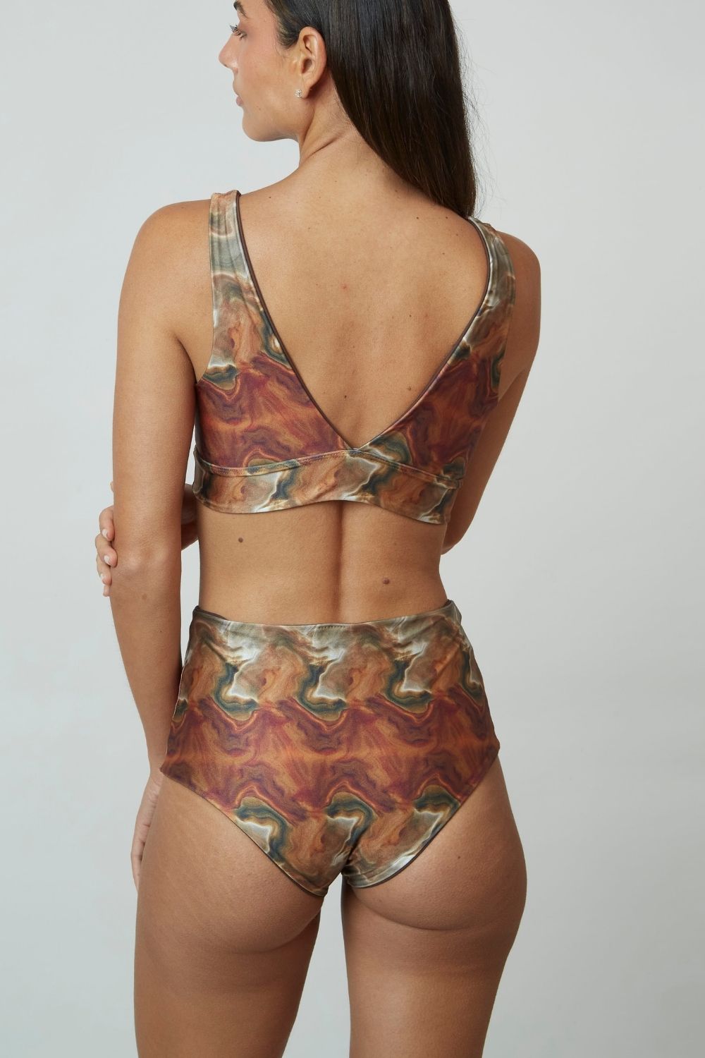 Bottom Paracas Tierra satinado reversible a marrón chocolate